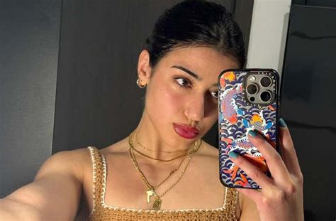 Sara Saffari – Age, Bio, Height, Weight, Boyfriend, Net Worth